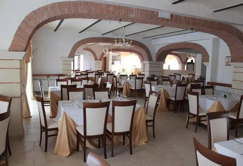 Maaseutuhotelli Agriturismo Al Passaggio Di Pirro