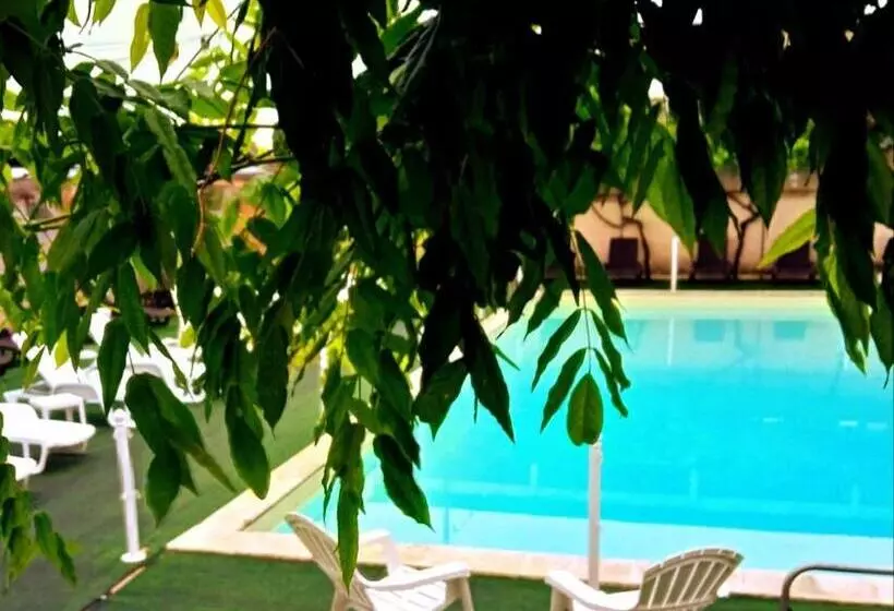 Maaseutuhotelli Agriturismo Al Passaggio Di Pirro