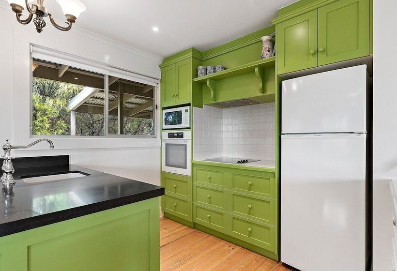 Margies On Mt Franklin