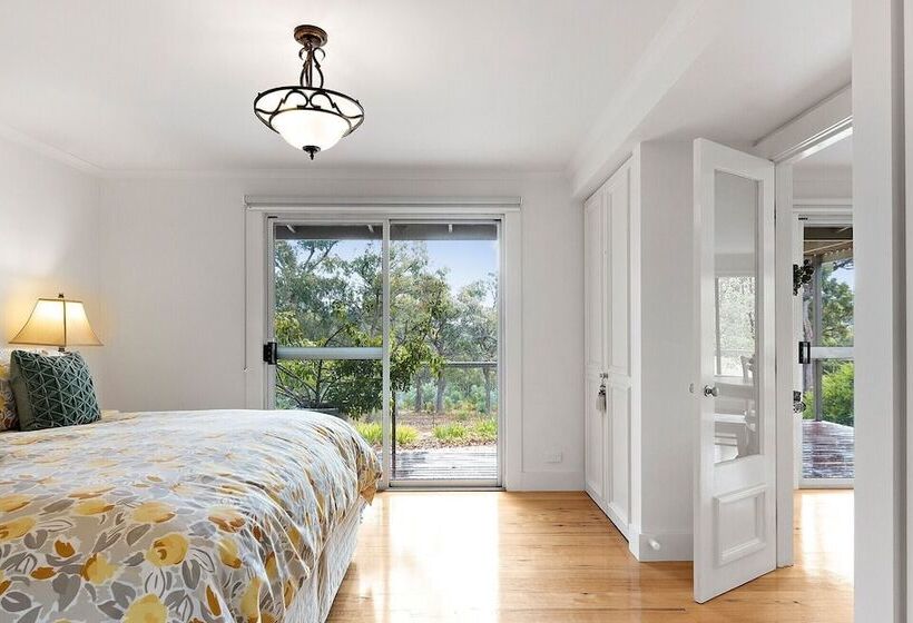 Margies On Mt Franklin