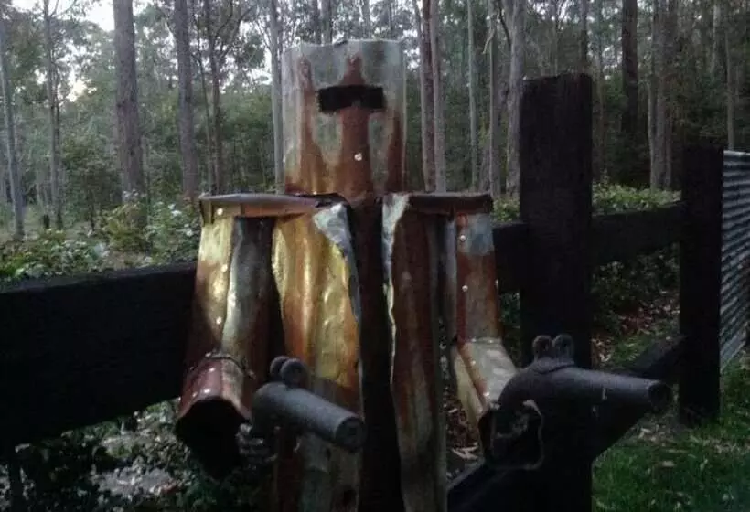 Mistinthegumtrees Eco Luxury Cabins