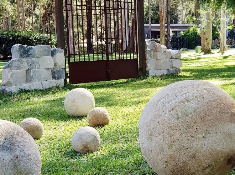 Mistinthegumtrees Eco Luxury Cabins