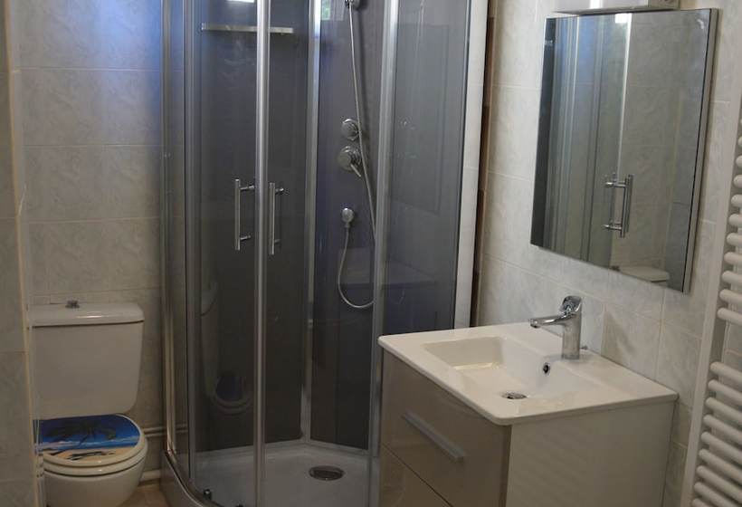 بنسيون Gite Les Glycines