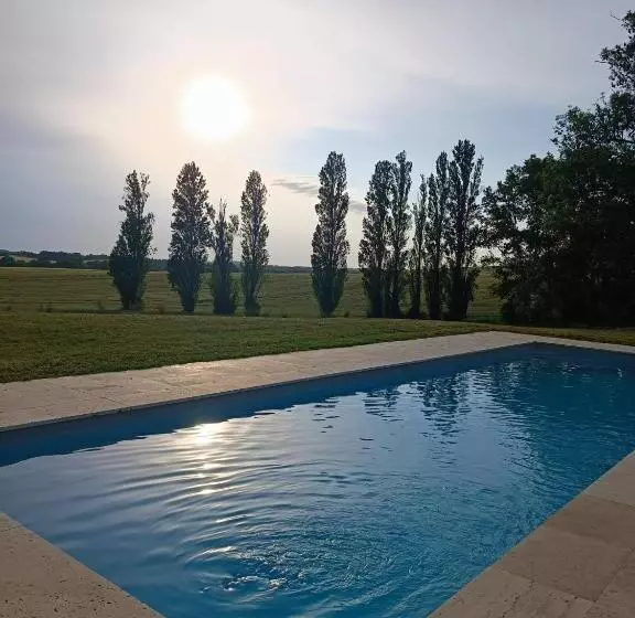 ペンション Maison Saintpé