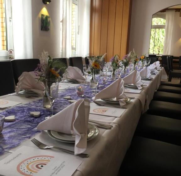 פנסיון Restaurant Zur Post