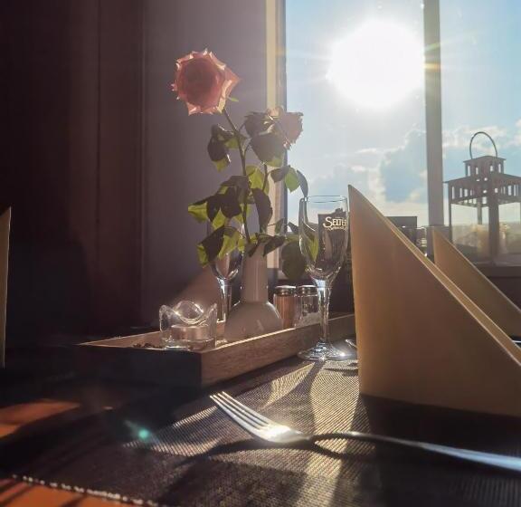 פנסיון Restaurant Zur Post