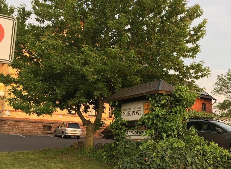 פנסיון Restaurant Zur Post
