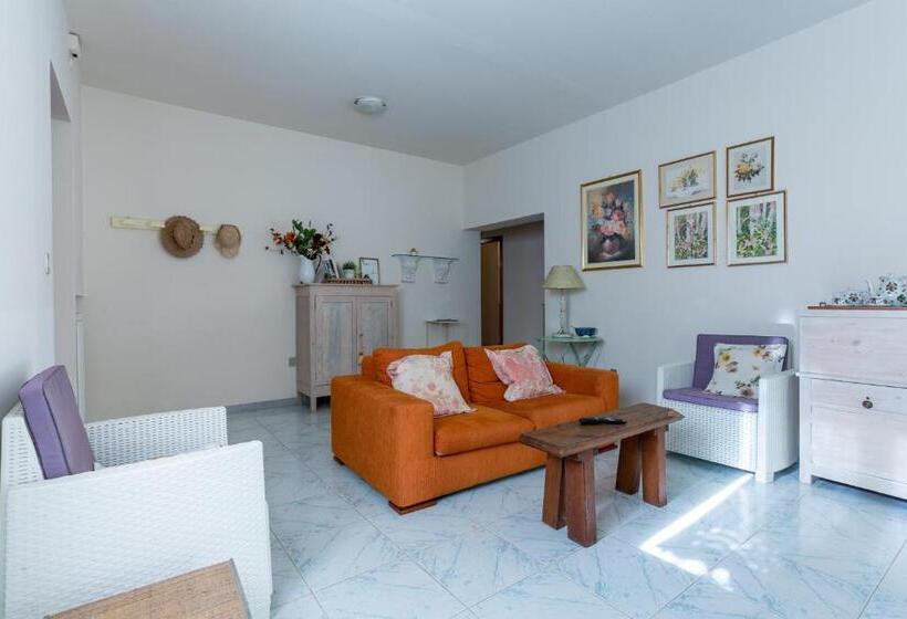 Villa Carol Appartamento E B&b