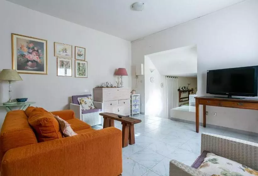 Villa Carol Appartamento E B&b