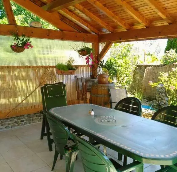 Aamiaismajoitus (B&B) Chez Bouju