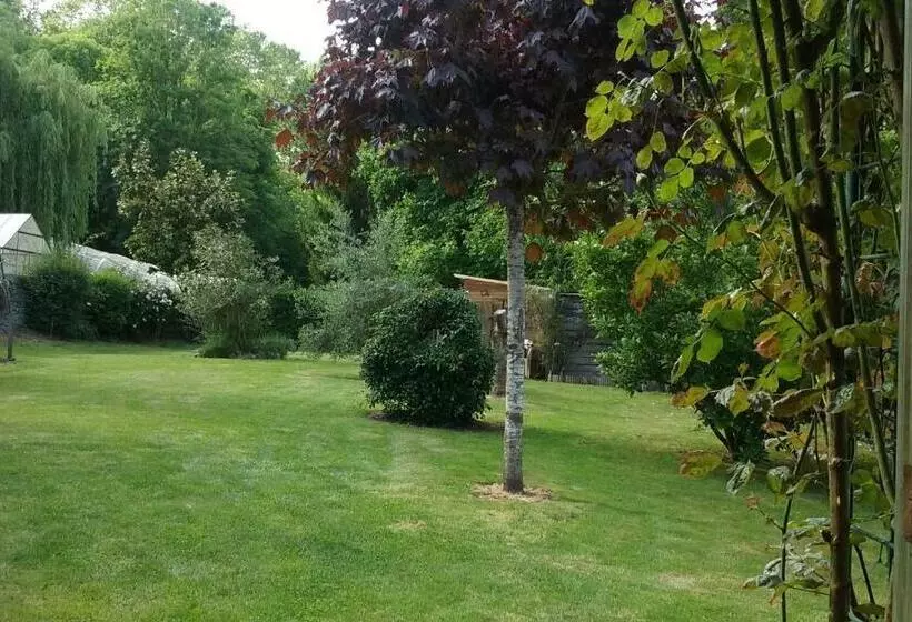 Aamiaismajoitus (B&B) Chez Bouju