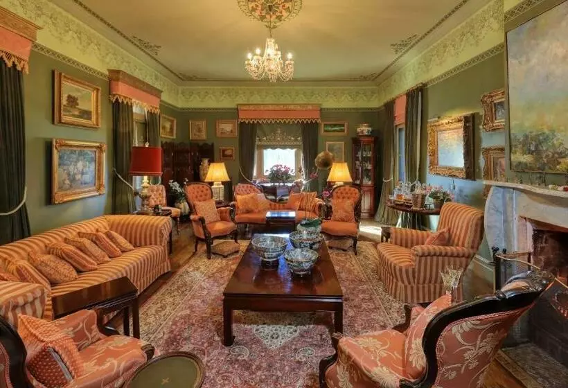 ベッドアンドブレックファースト Grenfell Hall