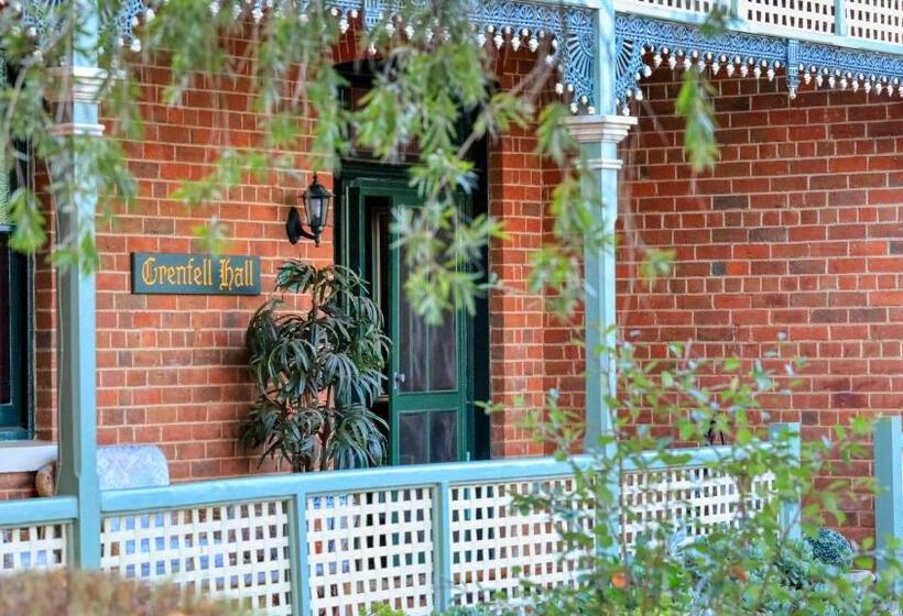 Bed and Breakfast Grenfell Hall