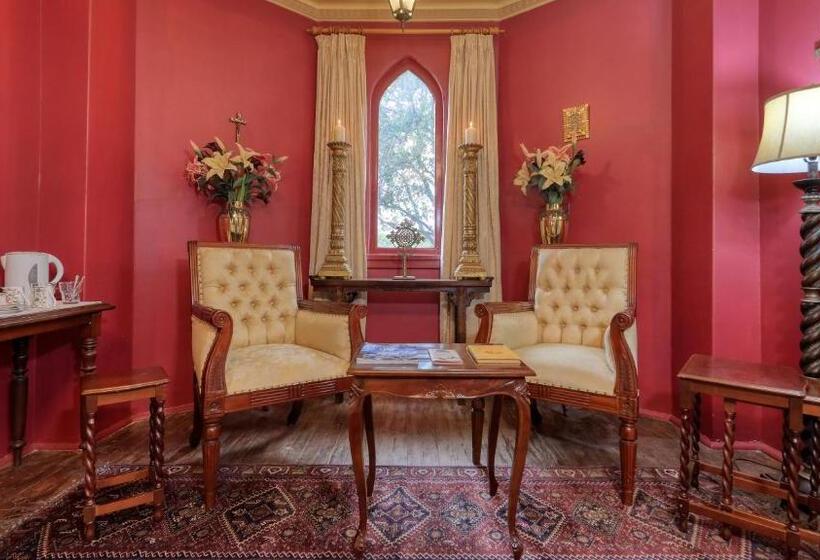 Bed and Breakfast Grenfell Hall