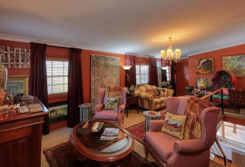 Bed and Breakfast Grenfell Hall