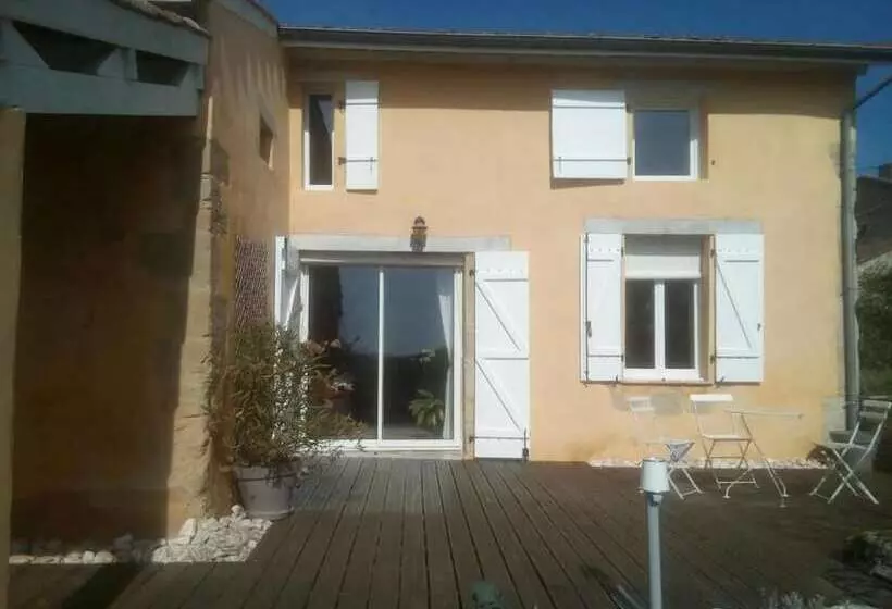 ベッドアンドブレックファースト Maison Linda