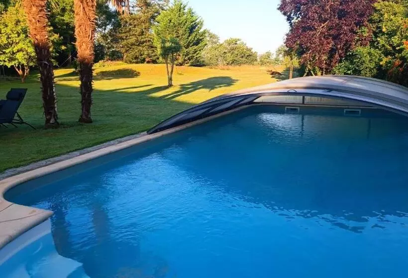 Aamiaismajoitus (B&B) Relais De La Tour