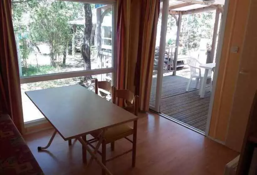 Hotelli Camping Les Bois De Mont Redon