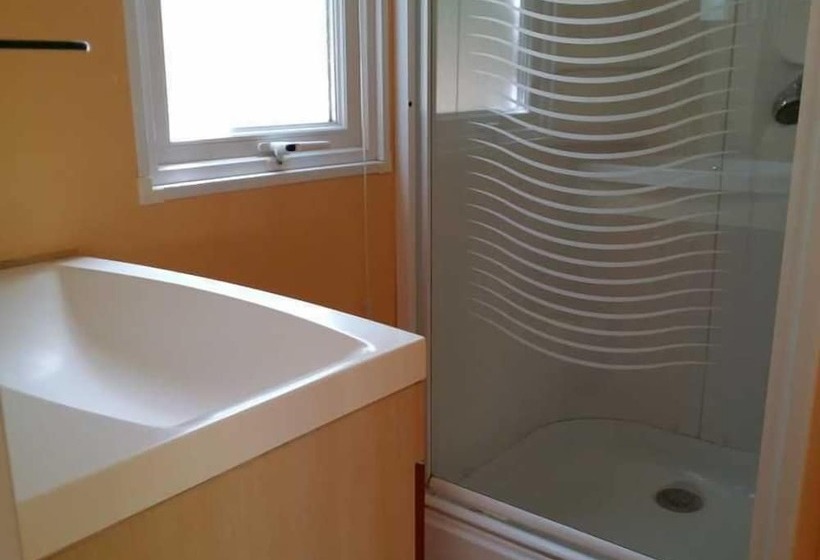 فندق Camping Les Bois De Mont Redon