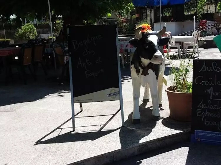 Hotelli Hôtel Restaurant Du Vanil Noir