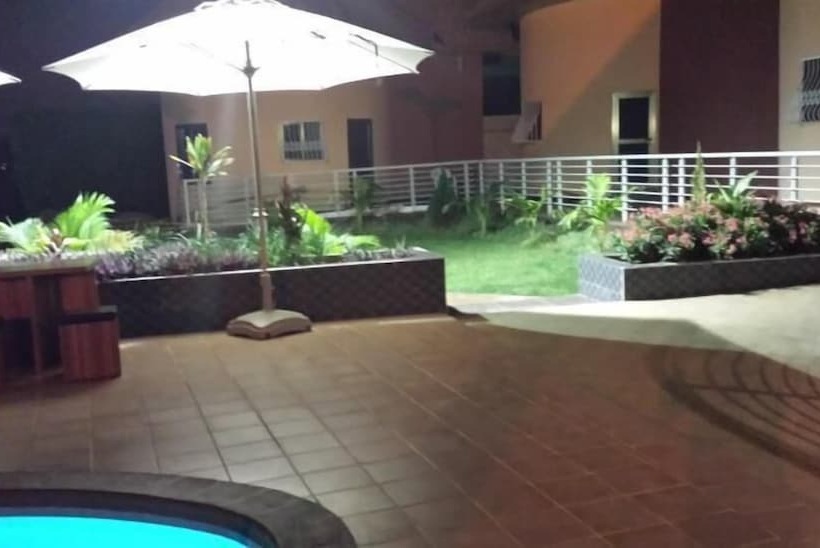 호텔 Ponderosa Travel Lodge