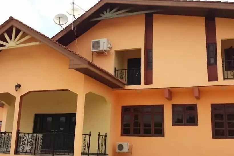 Hotelli Ponderosa Travel Lodge