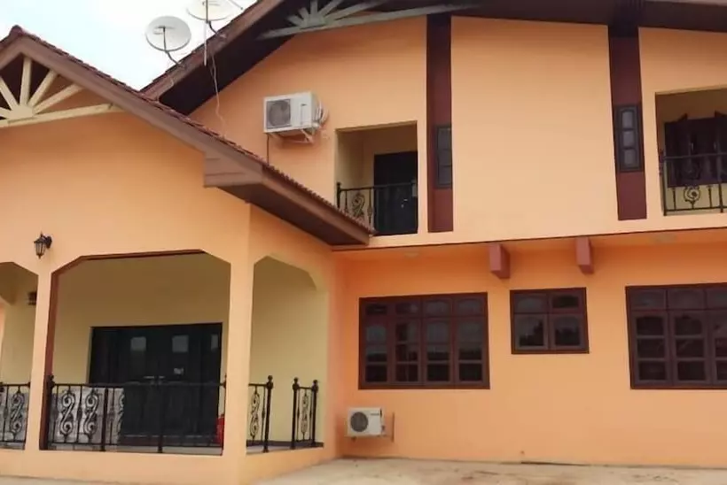 Hotelli Ponderosa Travel Lodge