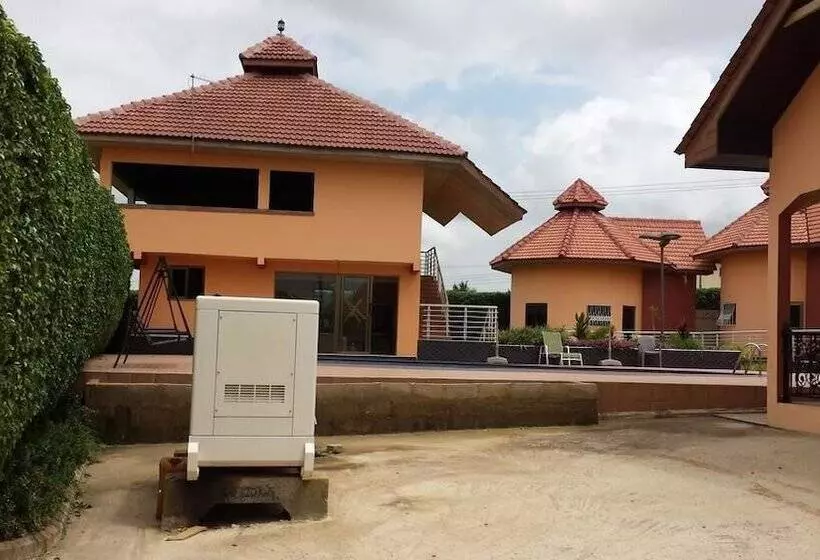 Hotelli Ponderosa Travel Lodge