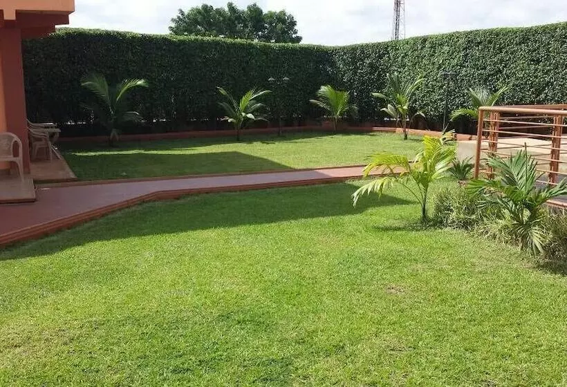 Hotelli Ponderosa Travel Lodge