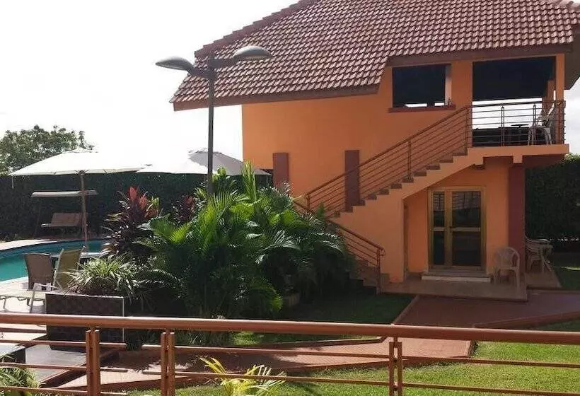 Hotelli Ponderosa Travel Lodge