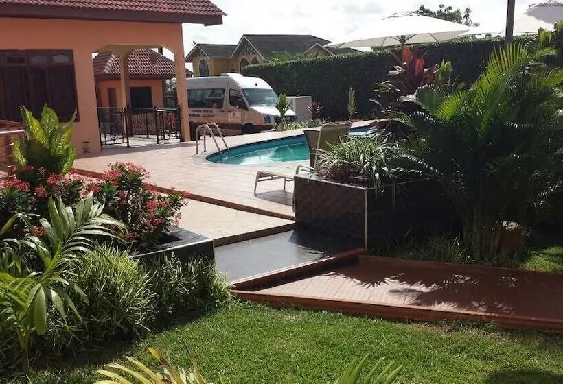 Hotelli Ponderosa Travel Lodge