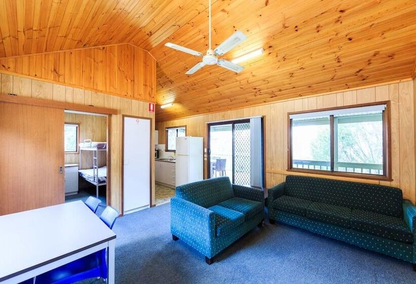 Отель Reflections Wyangala Waters Holiday Park