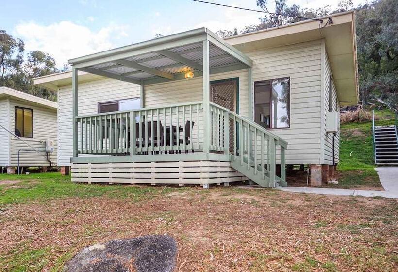 Отель Reflections Wyangala Waters Holiday Park