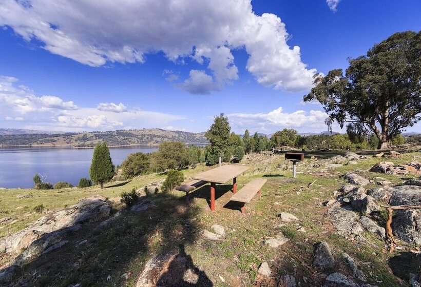 Отель Reflections Wyangala Waters Holiday Park