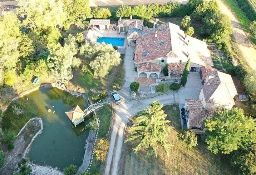 Le Bois De Montpouillan