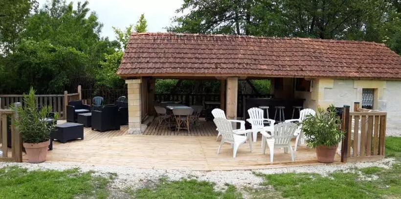 Majatalo Logis Des Bessons