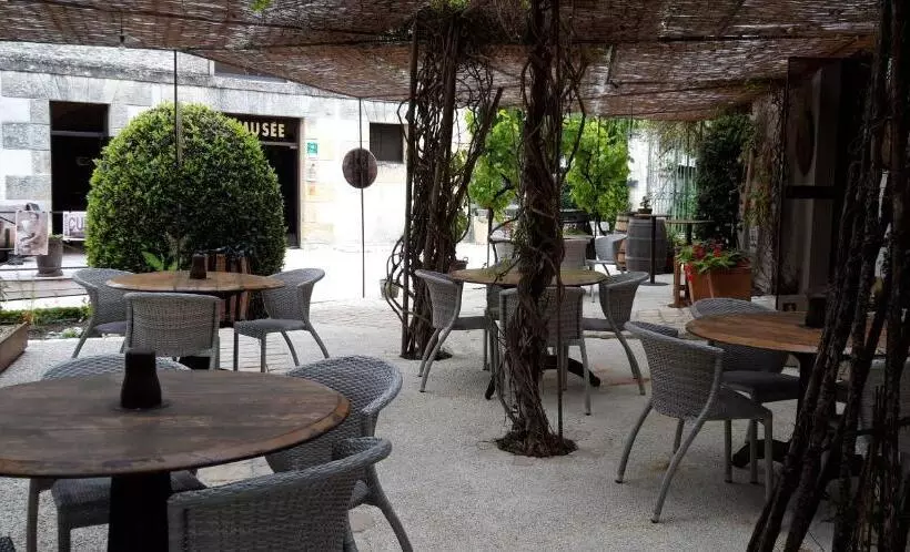 Majatalo Logis Des Bessons