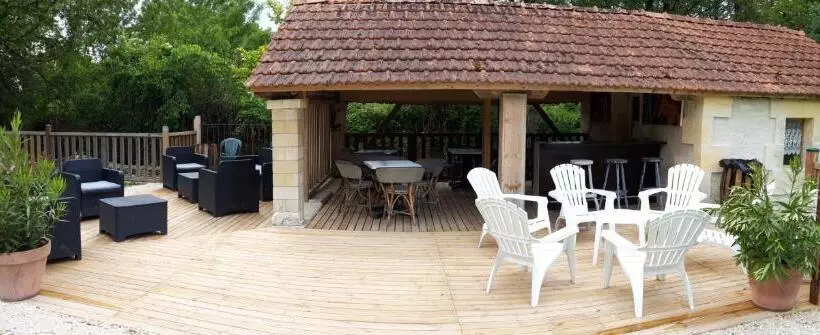 Majatalo Logis Des Bessons