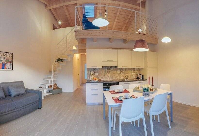 住所  La Gazza Ladra Apartments