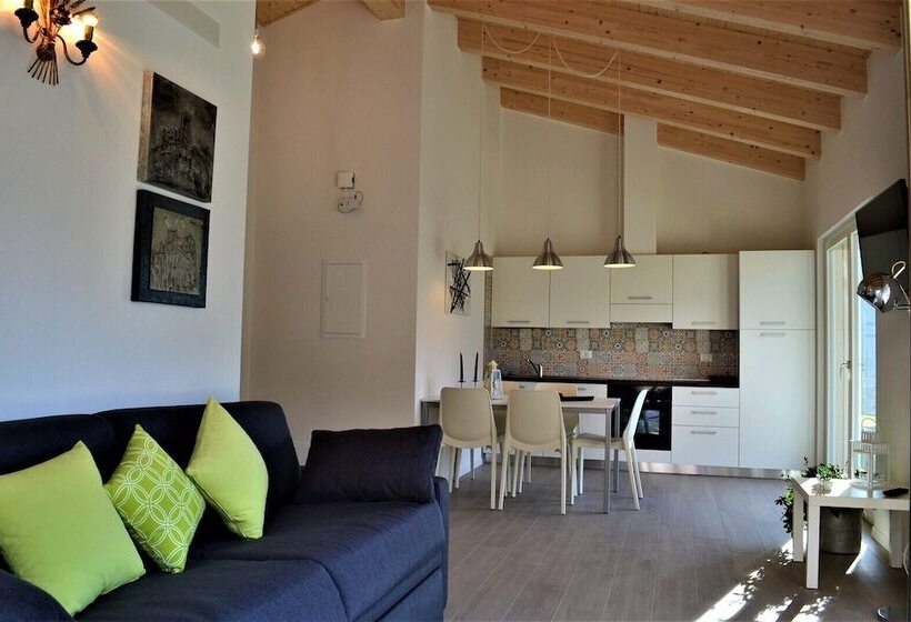 住所  La Gazza Ladra Apartments