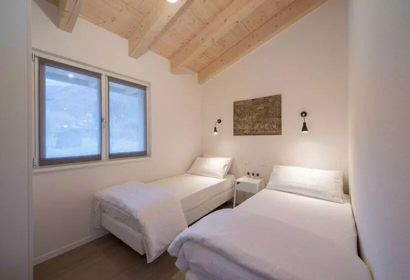 レジデンス La Gazza Ladra Apartments