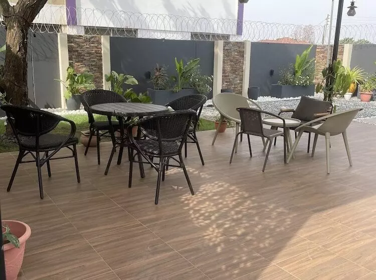 Traveller's Palm Court