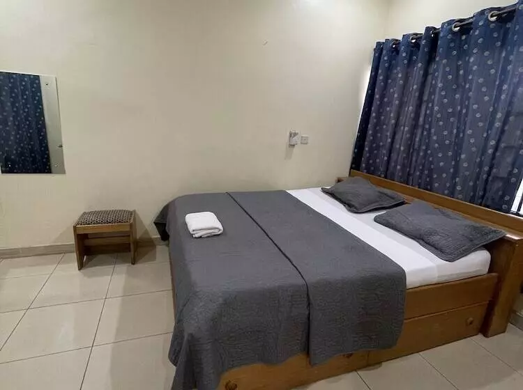 Traveller's Palm Court