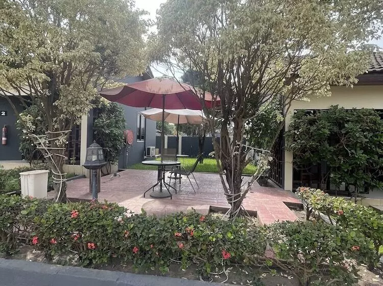 Traveller's Palm Court