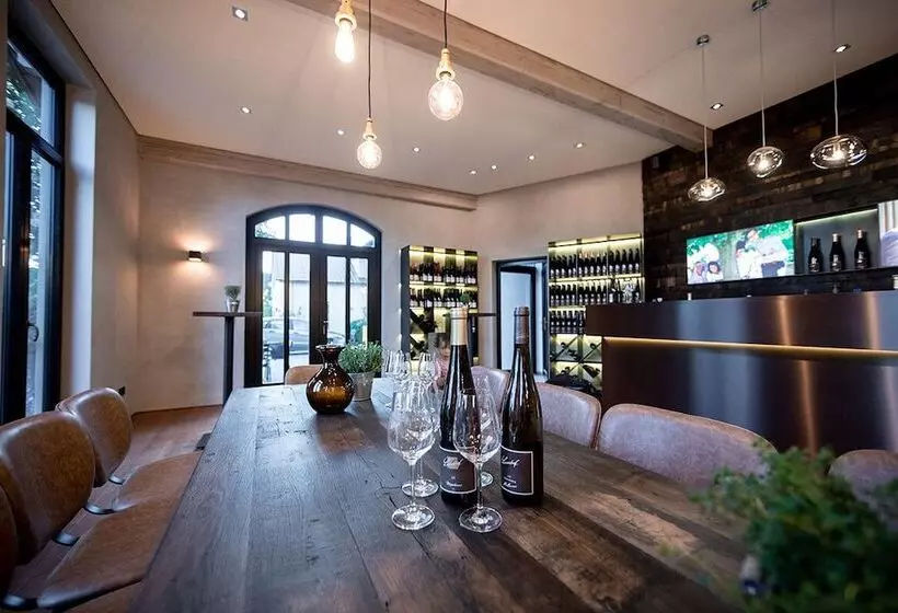 Weingut & Landhotel Lucashof