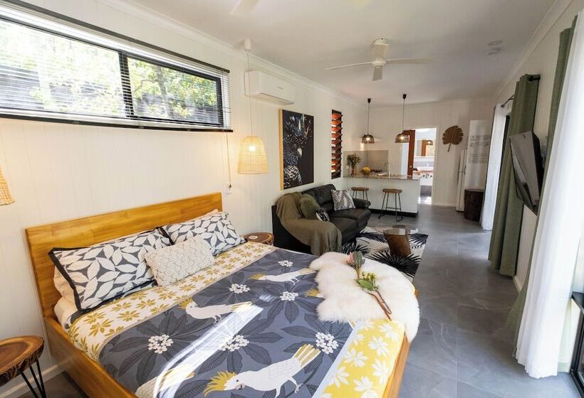 Airlie Beach Eco Cabins Adults Only