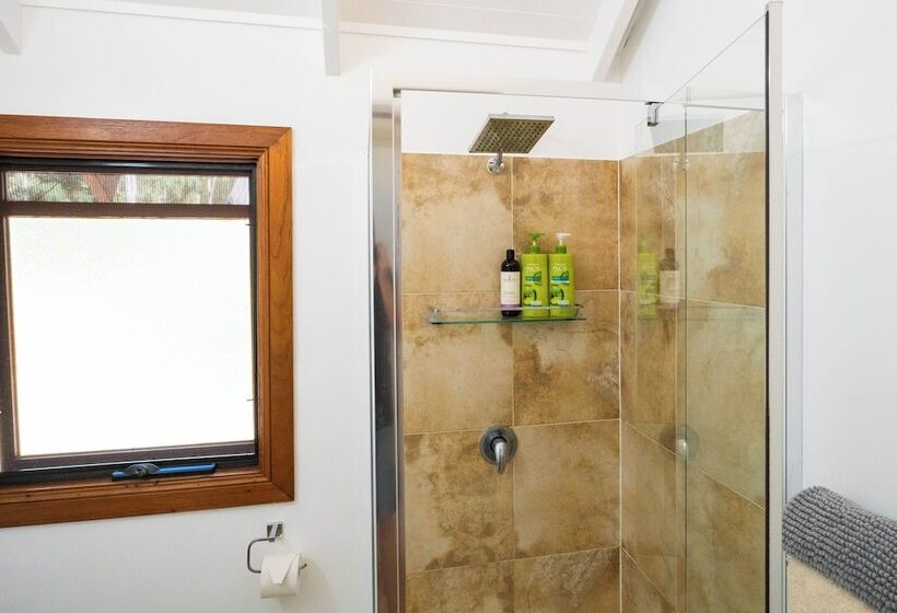 Airlie Beach Eco Cabins Adults Only