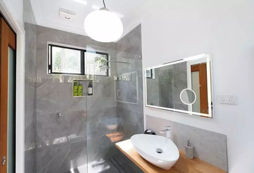 Airlie Beach Eco Cabins   Adults Only