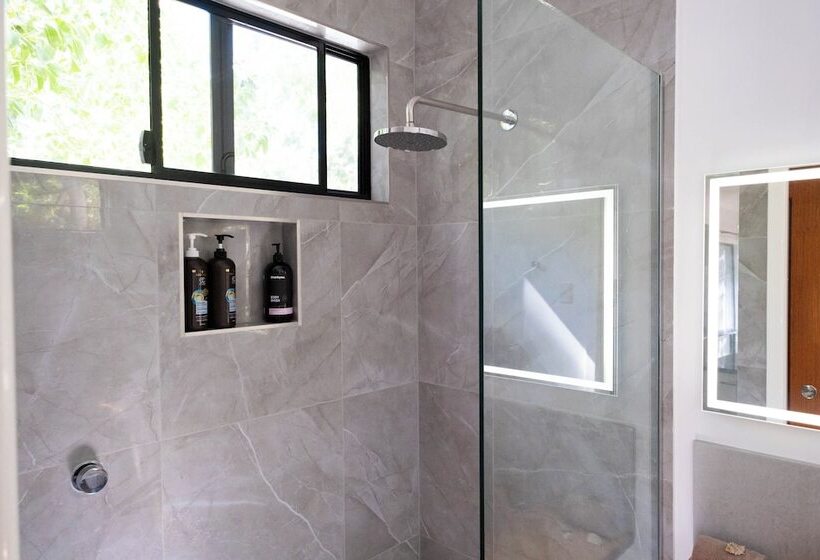 Airlie Beach Eco Cabins Adults Only