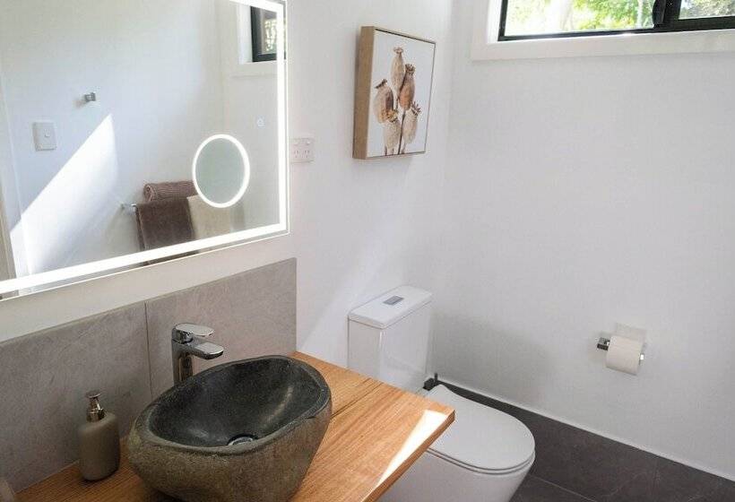 Airlie Beach Eco Cabins Adults Only